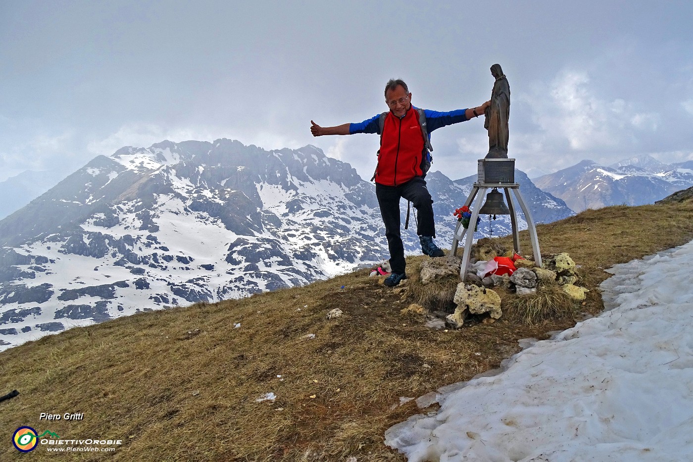 76 Alla Madonnina di vetta di Cima di Piazzo (2057 m).JPG -                                